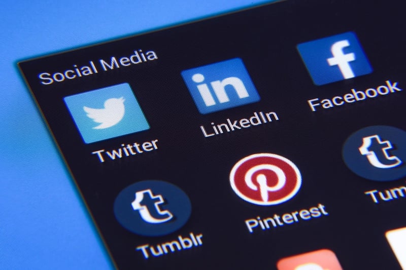 Social media icons representing online feud